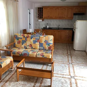 https://atico-estrella.tenerifehoteles.net